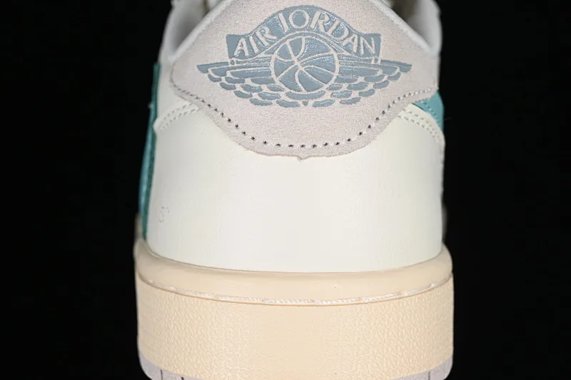 All categories Air Jordan Jordan series basketball shoes Air Jordan 1 Low Travis Scott x Air Jordan 1 Low OG AJ1 Joe 1 joint overhead hook DM7866-102